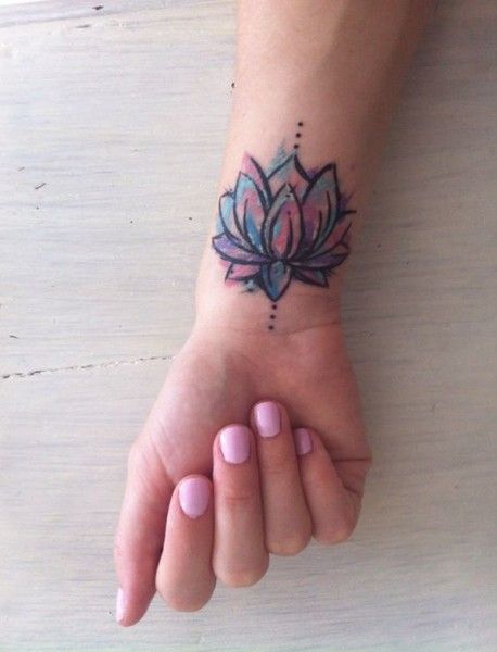 hand tattoos for women