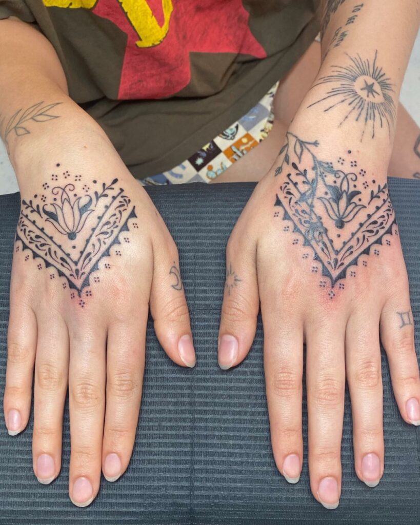 hand tattoos for women