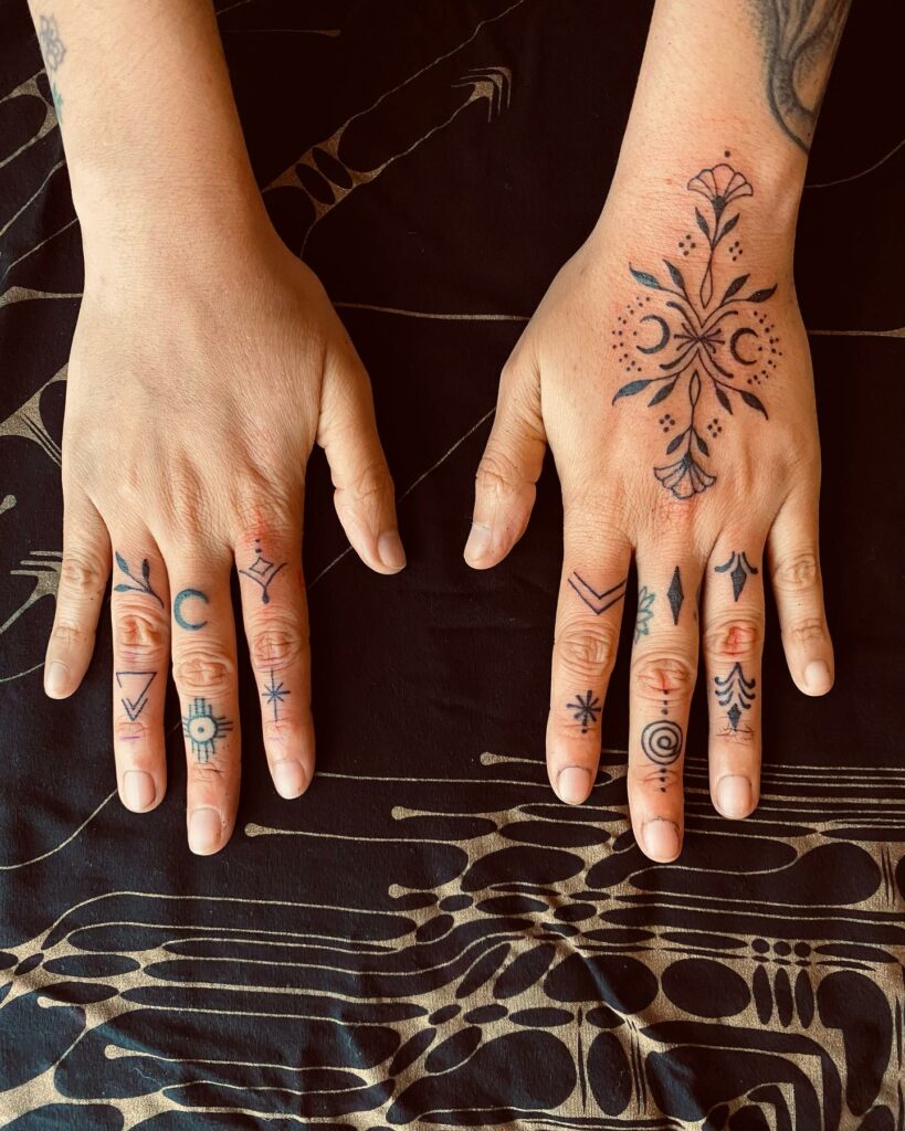 hand tattoos for women