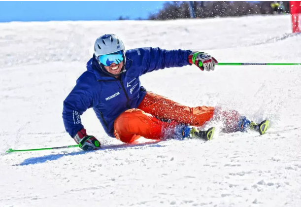 carving skiing