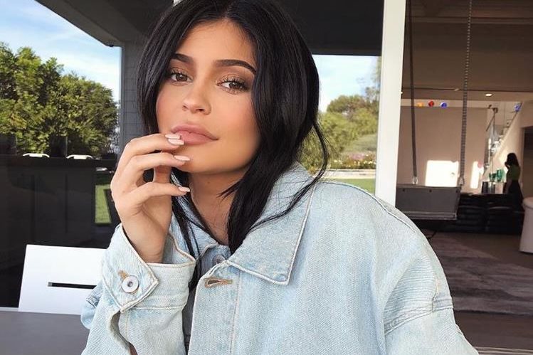 Kylie Jenner Net Worth The Youngest Entrepreneur Fixthelife [ 499 x 749 Pixel ]