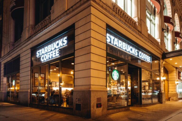 Is Starbucks Open On New Year's Day 2023 fixthelife